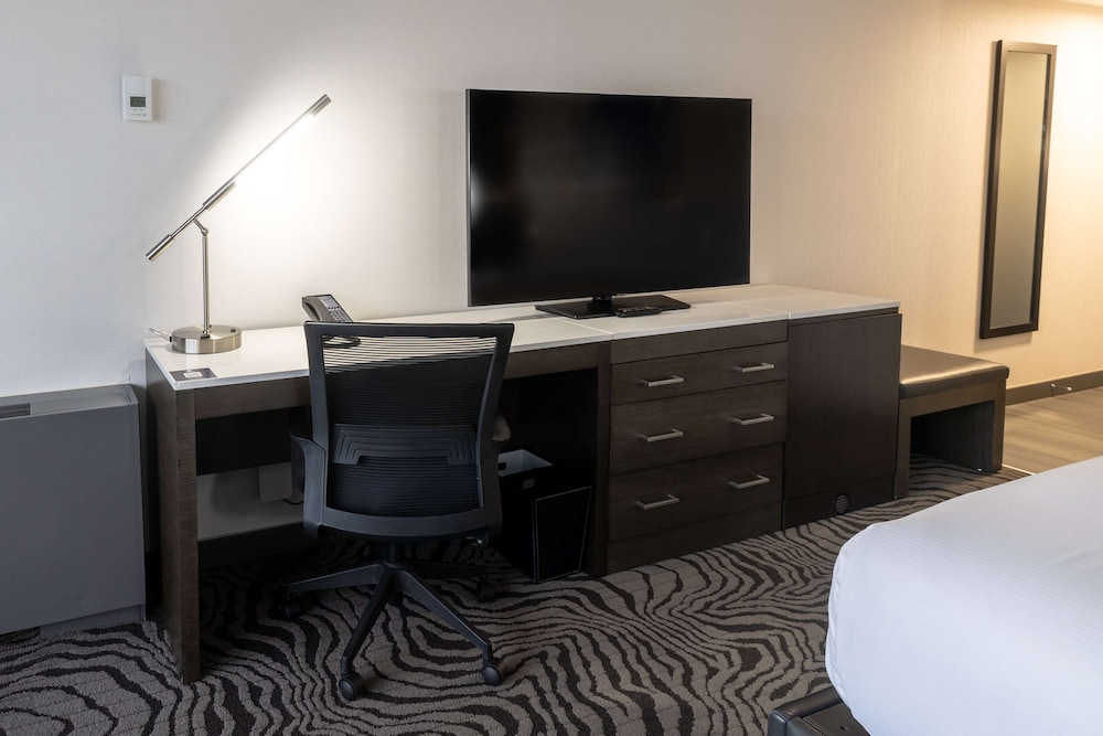 Room, 1 King Bed - Photo 2