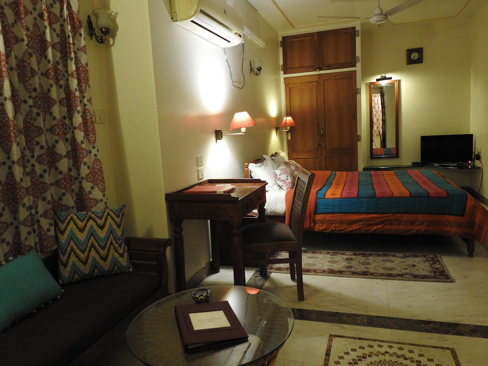 Studio Suite - Photo 8