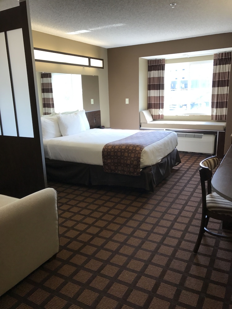 Studio Suite, 1 Queen Bed, Accessible, Non Smoking - Photo 4