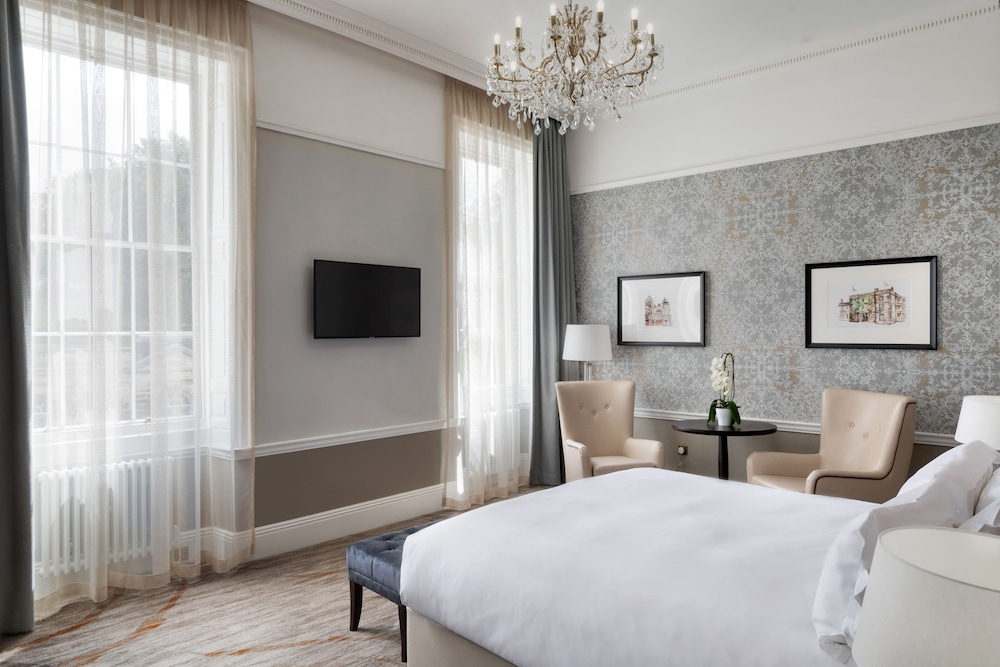 Crescent Superior Room- includes spa access - Photo 2