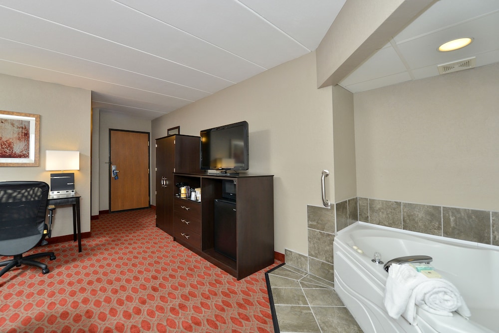 Superior Room, 1 King Bed, Non Smoking - Photo 5