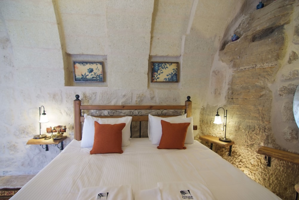 Grand Room, Non Smoking, Mountain View - Photo 4
