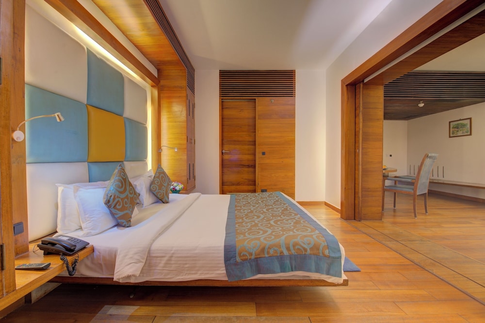 Suite, 1 Double Bed - Photo 5