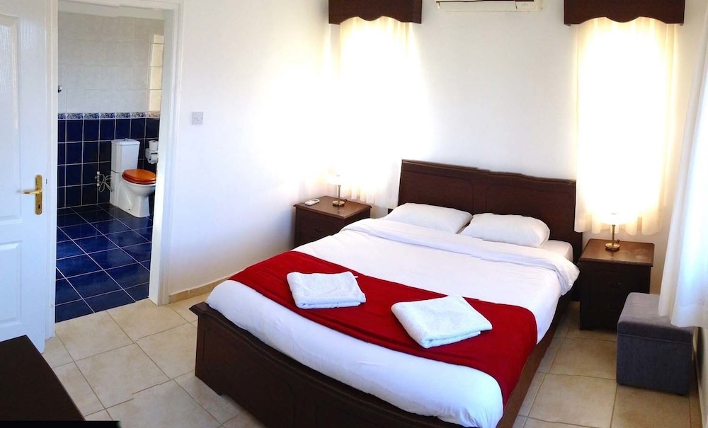Villa photo 1