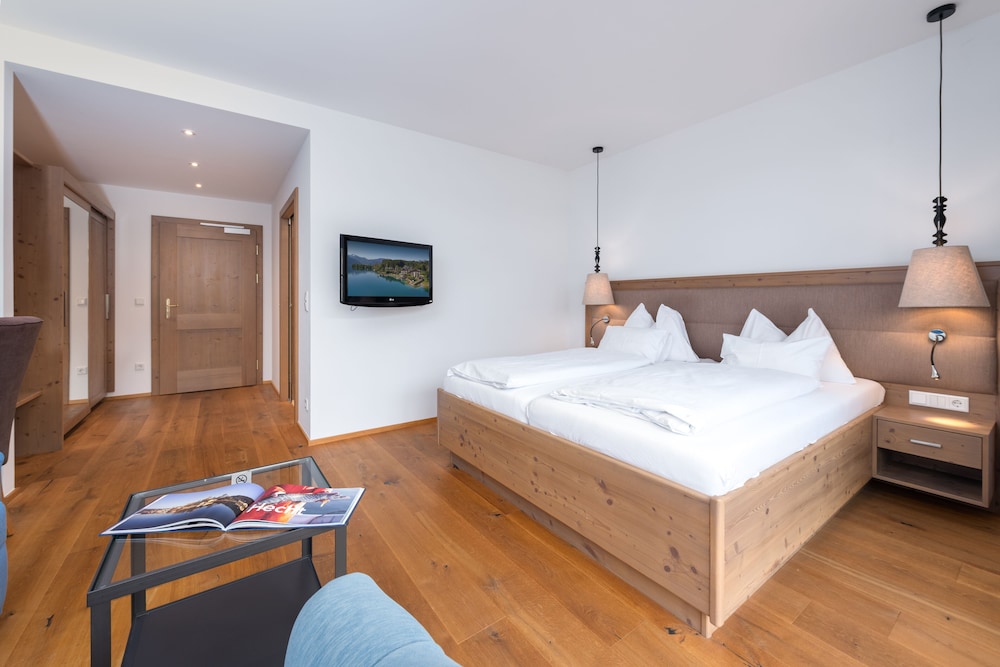 Business Double Room, 1 King Bed, Accessible, Non Smoking