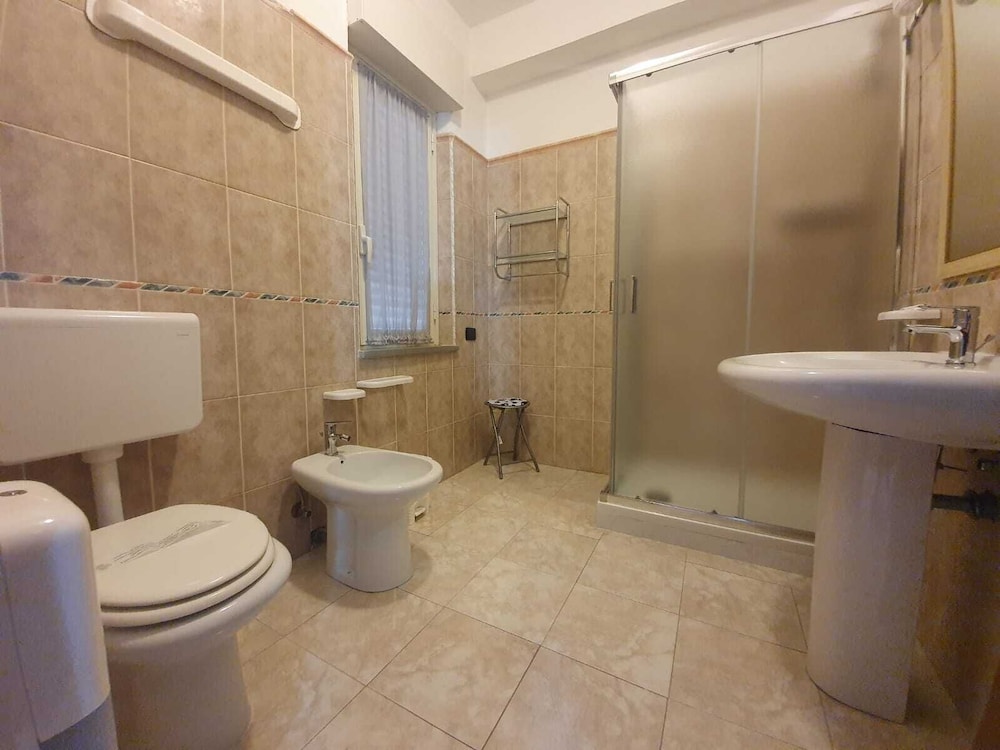 Comfort Quadruple Room, Private Bathroom (Quadrupla Balcone) photo 2