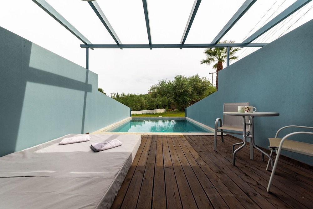 Superior Double Room, Private Pool - Photo 6