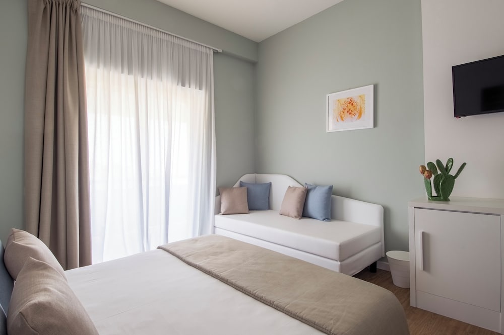 Classic Double or Twin Room photo 2