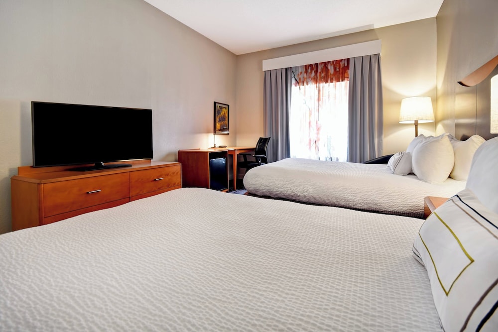 Room, 2 Queen Beds - Photo 2