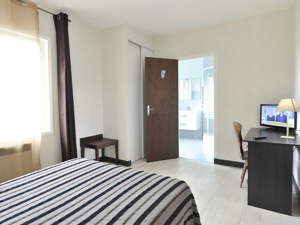 Standard Double Room, Private Bathroom photo 2