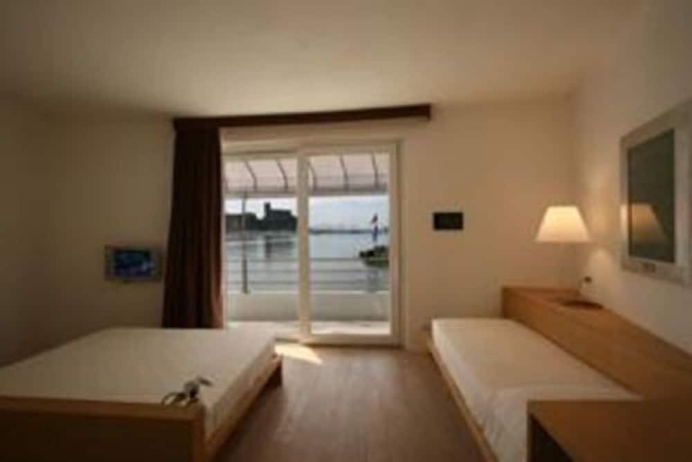 Superior Triple Room, Sea View photo 1