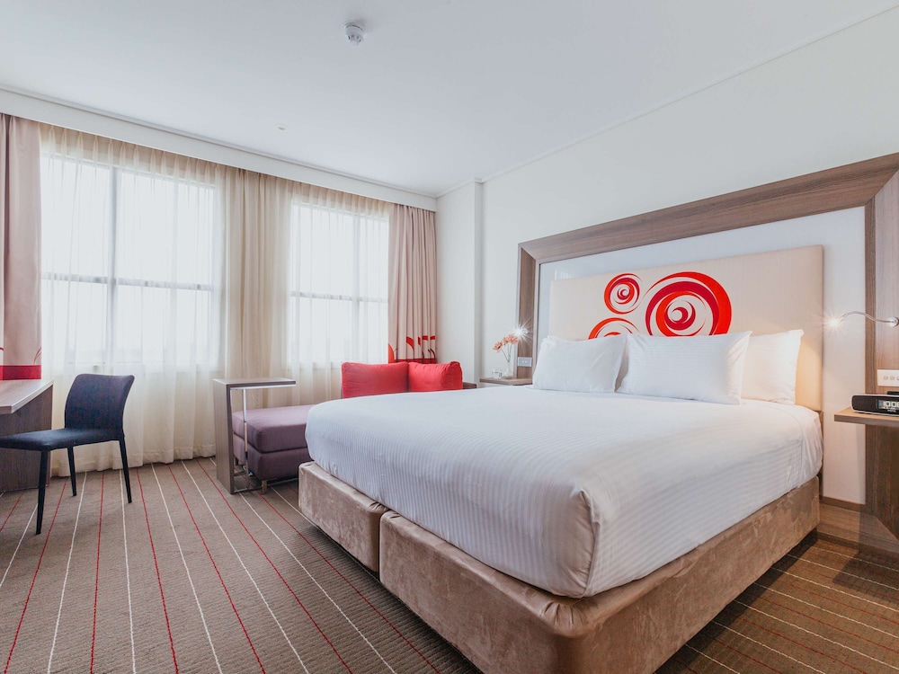 Standard Room, 1 Queen Bed - Photo 3