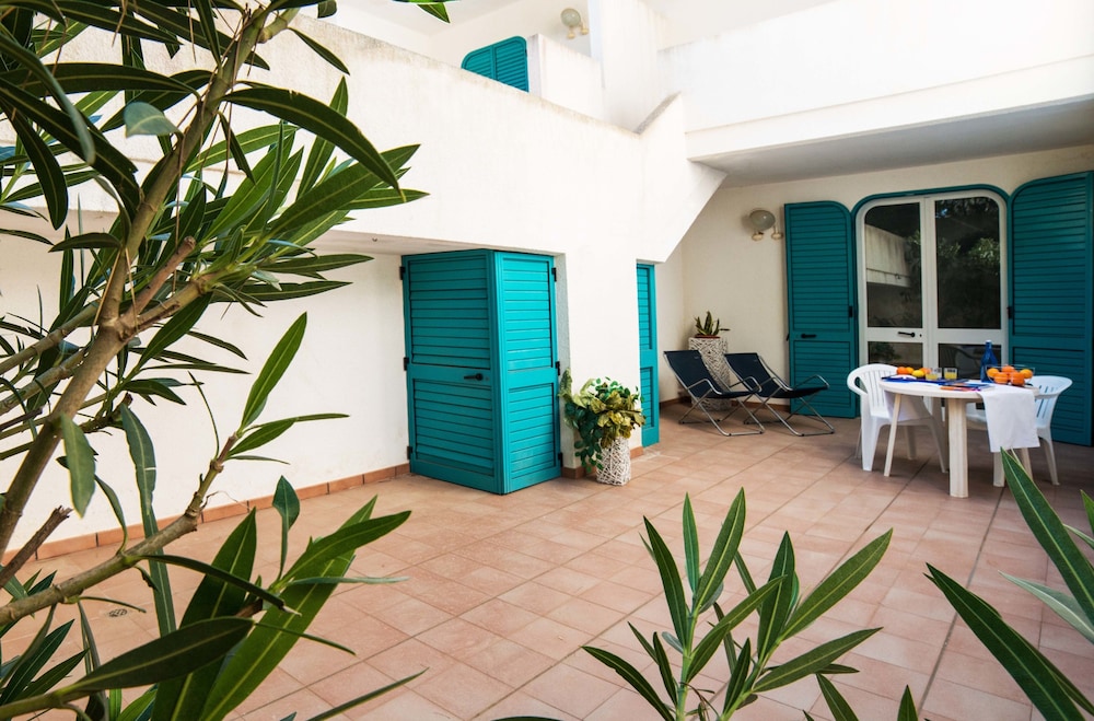 Family Apartment, 1 Bedroom, Smoking, Ground Floor photo 2