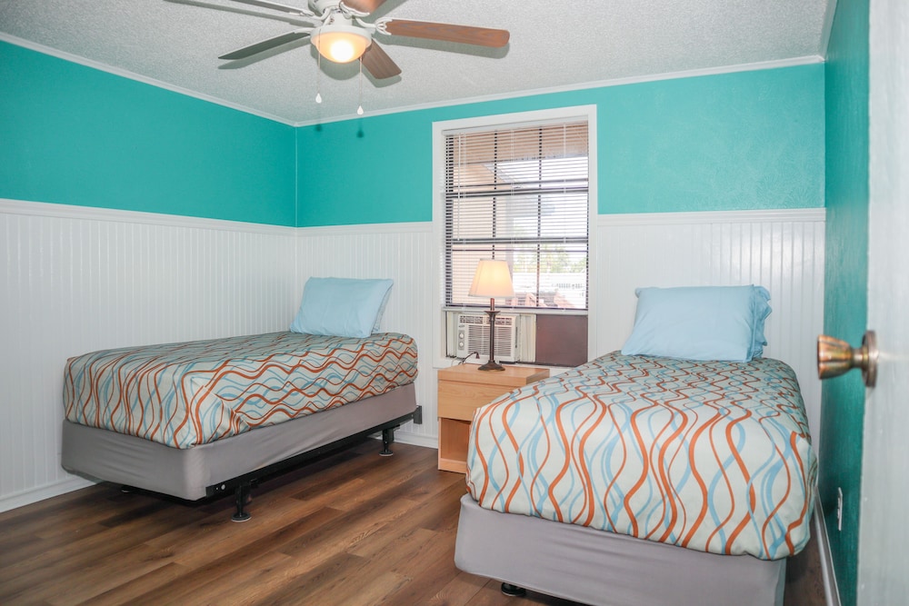 Twin Bed Cabin