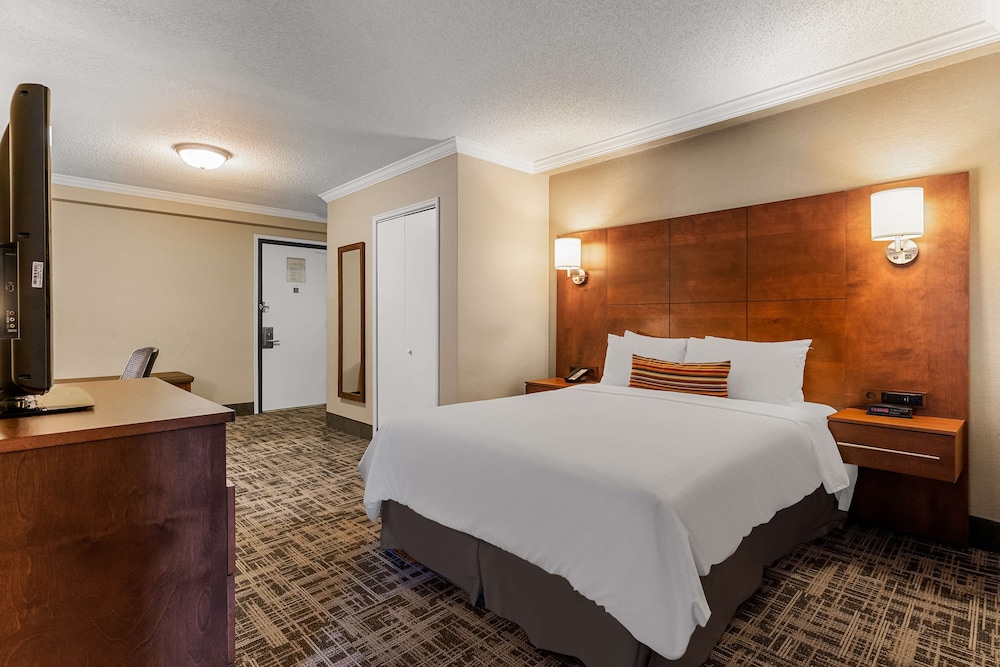 Deluxe Room, 1 Queen Bed, Non Smoking - Photo 1