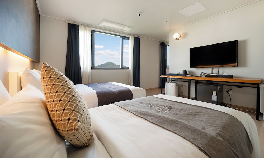 Suite - Photo 8