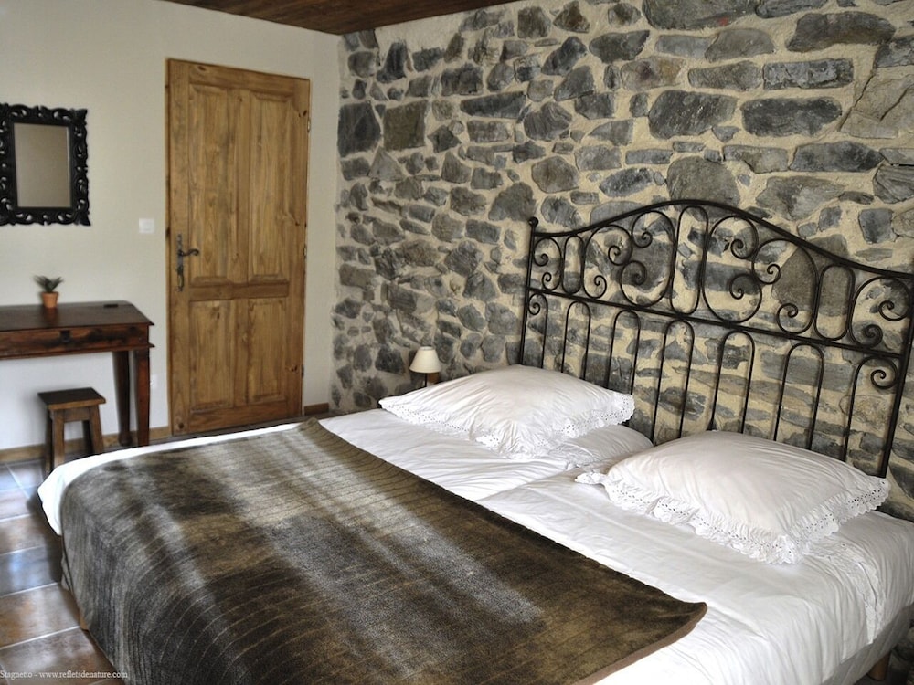 Traditional Double or Twin Room, Ensuite (Roche)