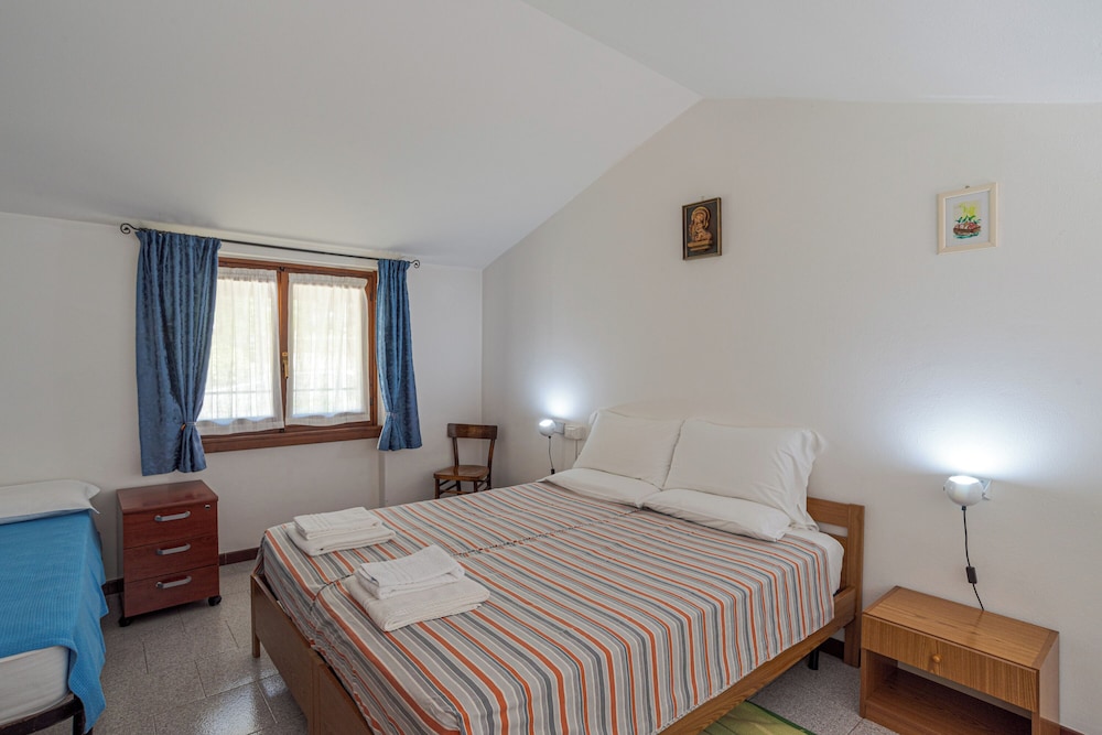 Honeymoon Apartment, Multiple Bedrooms, Mountainside (CO.RI. Appartamenti 2)