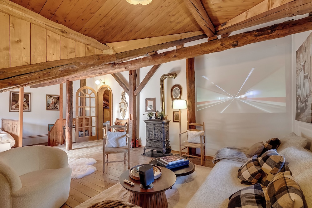Family House, Multiple Bedrooms, 2 Bathrooms (La Baita 1800 Ski In Ski Out) photo 2