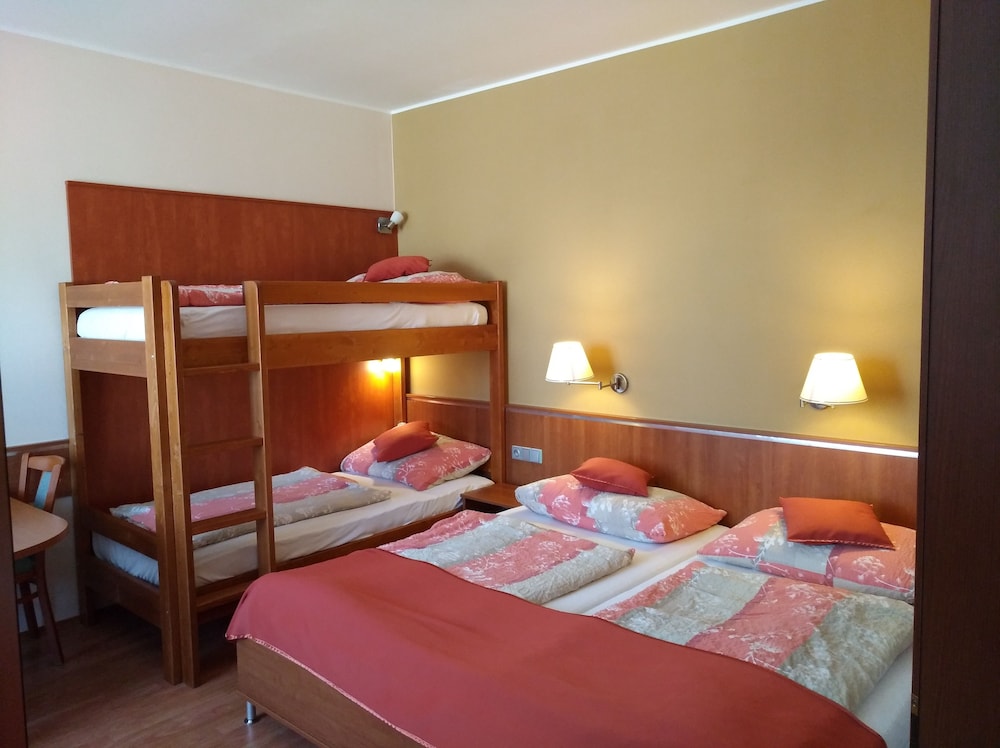 Classic Quadruple Room, 1 Bedroom photo 1