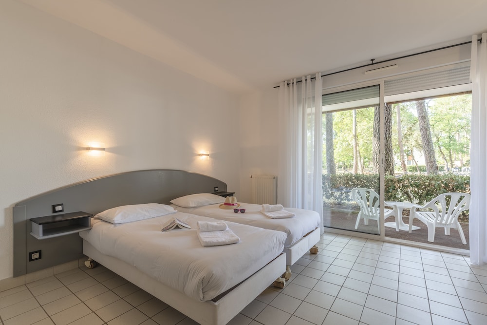 Twin Room, 2 Twin Beds, Non Smoking photo 2