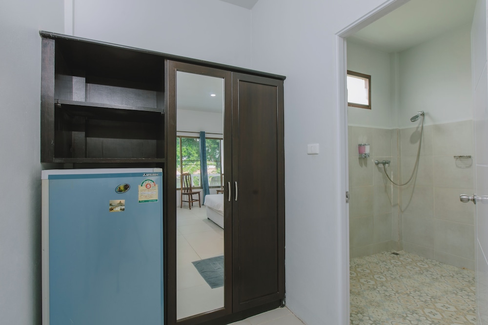 2 Connecting Bungalows Pool Access - Photo 10