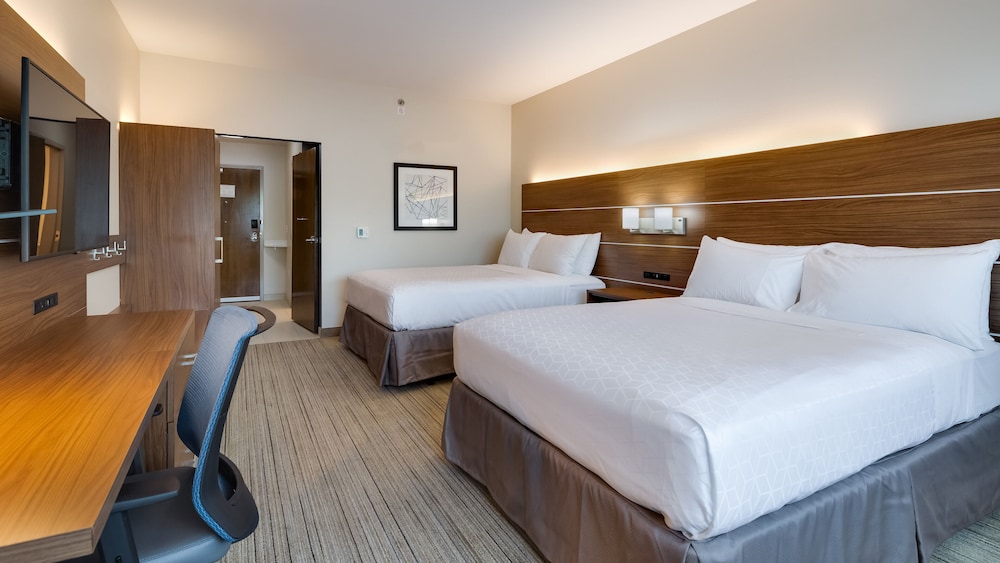 Standard Room, 2 Queen Beds, Accessible (Comm, Mobility, Access Tub) - Photo 2