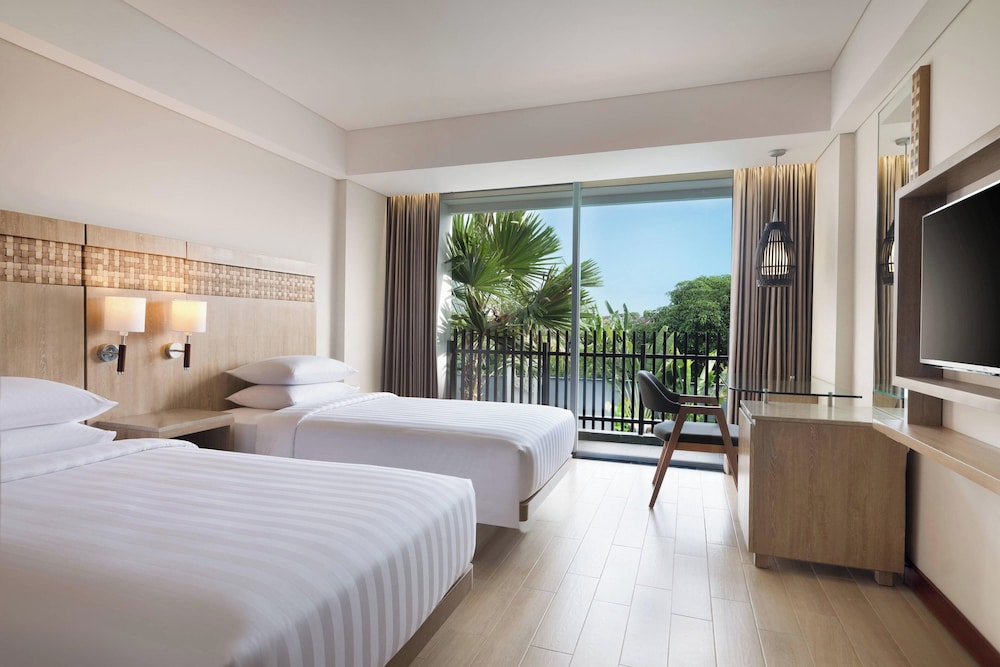 Room, 2 Twin Beds, Balcony (Pool View)