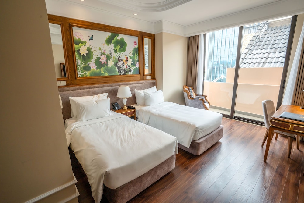 Superior Twin Room, City View