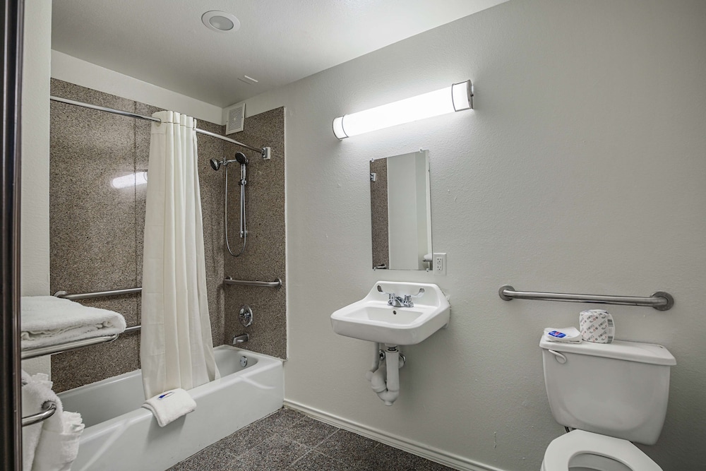 Motel 6-Pasadena, TX, Photo 4