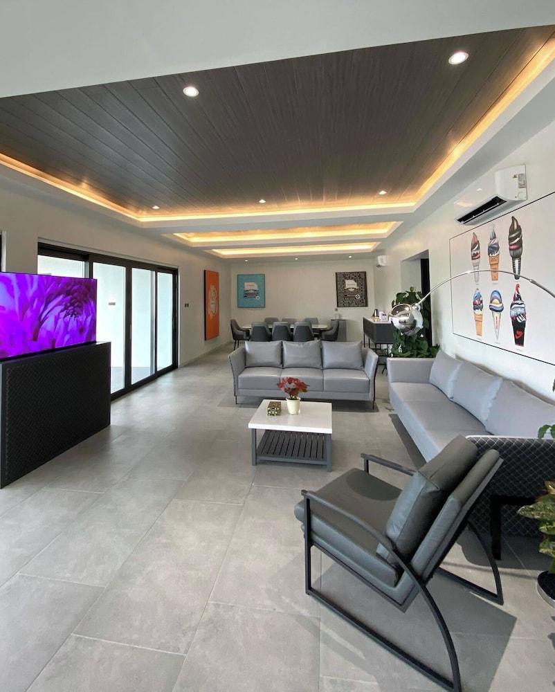 Luxury Villa, 3 Bedrooms, Non Smoking, Bathtub - Photo 12