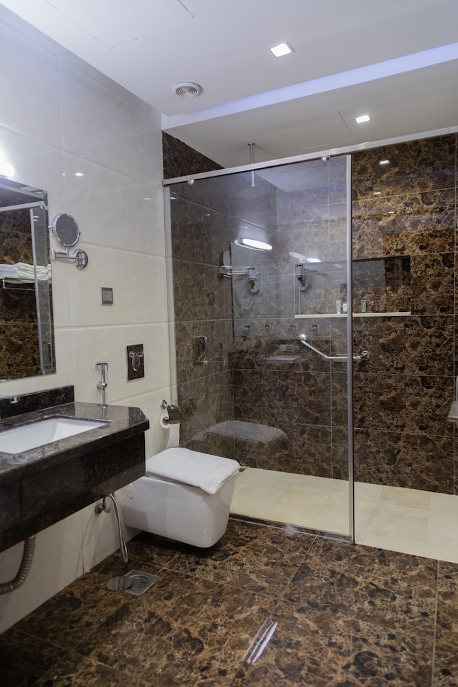 Deluxe Suite - Photo 2