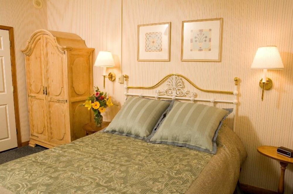 Room, 1 Bedroom (1 Bath) photo 3