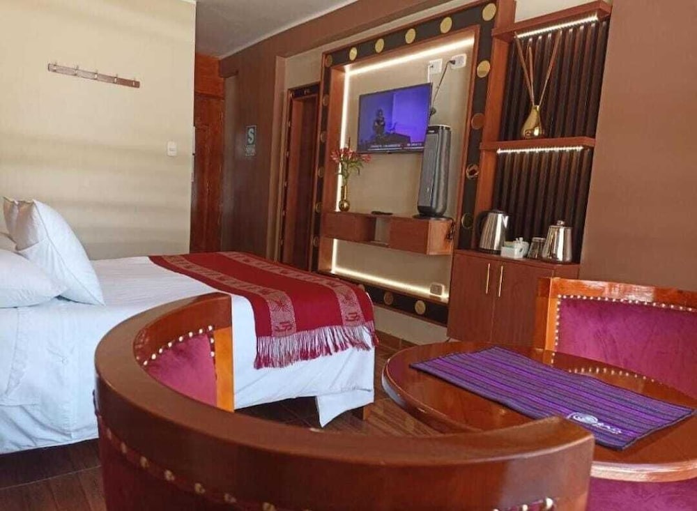Standard Double Room, 1 Queen Bed, Private Bathroom, Mountain View