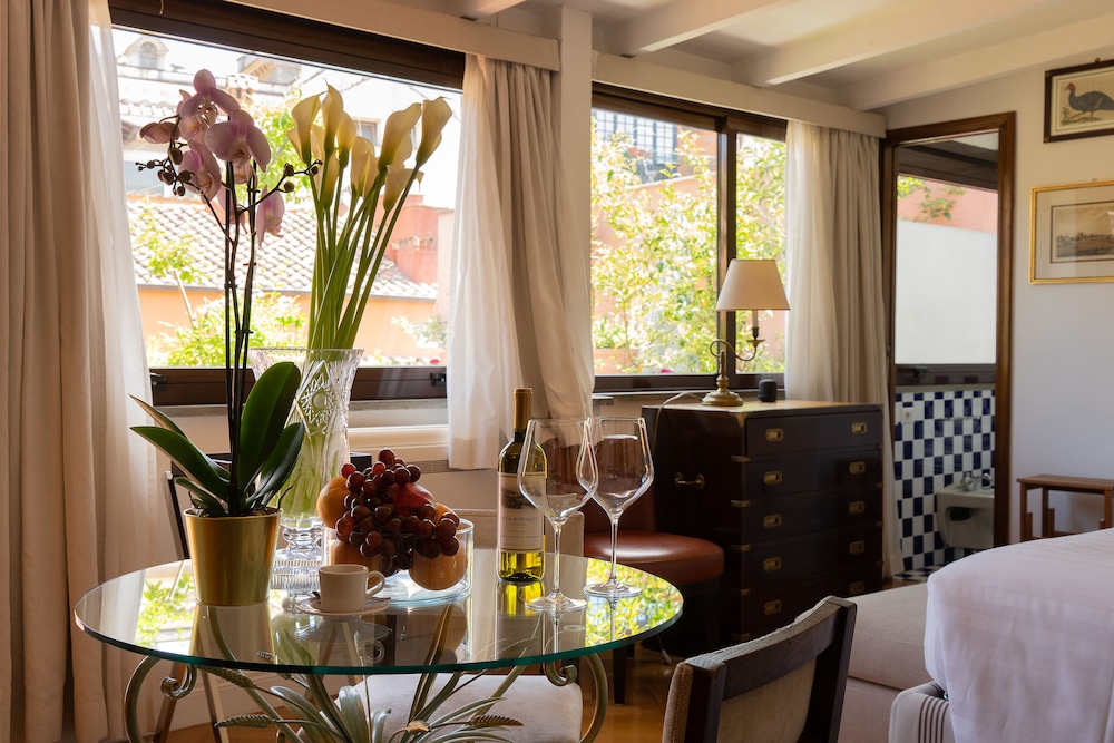 Panoramic Studio Suite, Terrace (Jacuzzi) photo 2