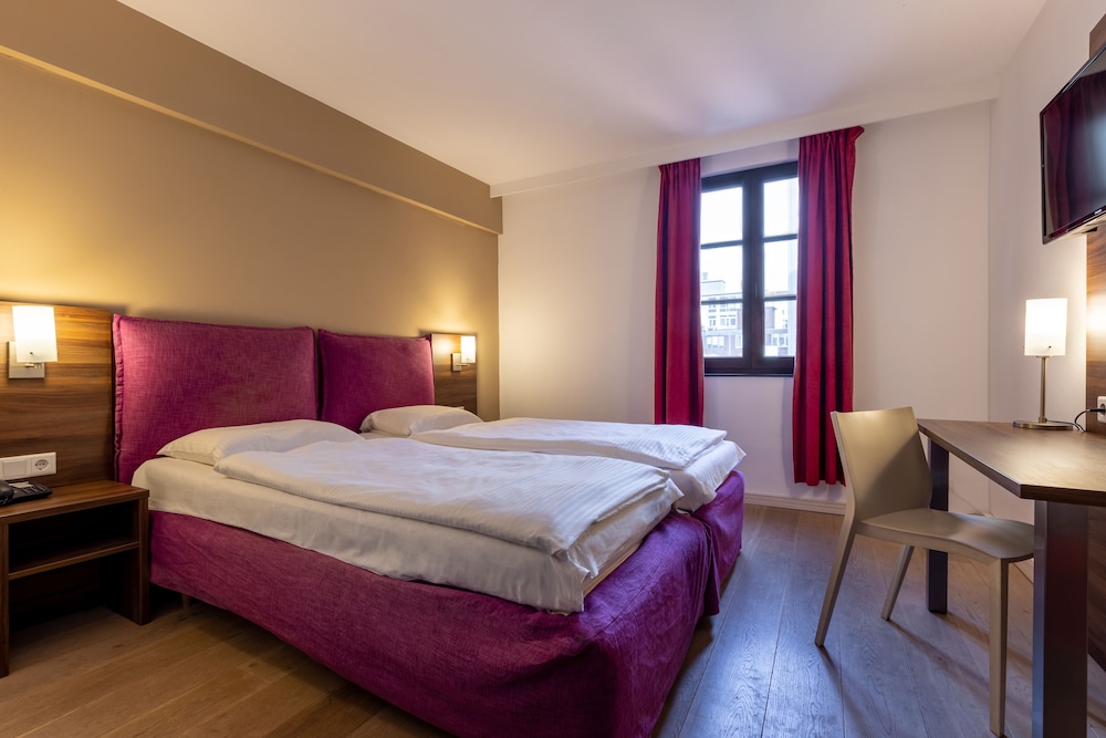 Twin Room - Photo 4