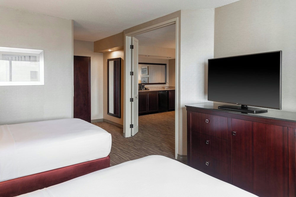 Room, 2 Double Beds, River View photo 2