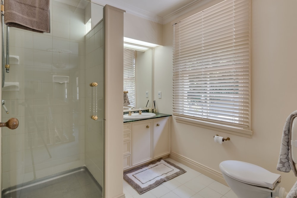 Suite, Private Bathroom (Suite 1) photo 2