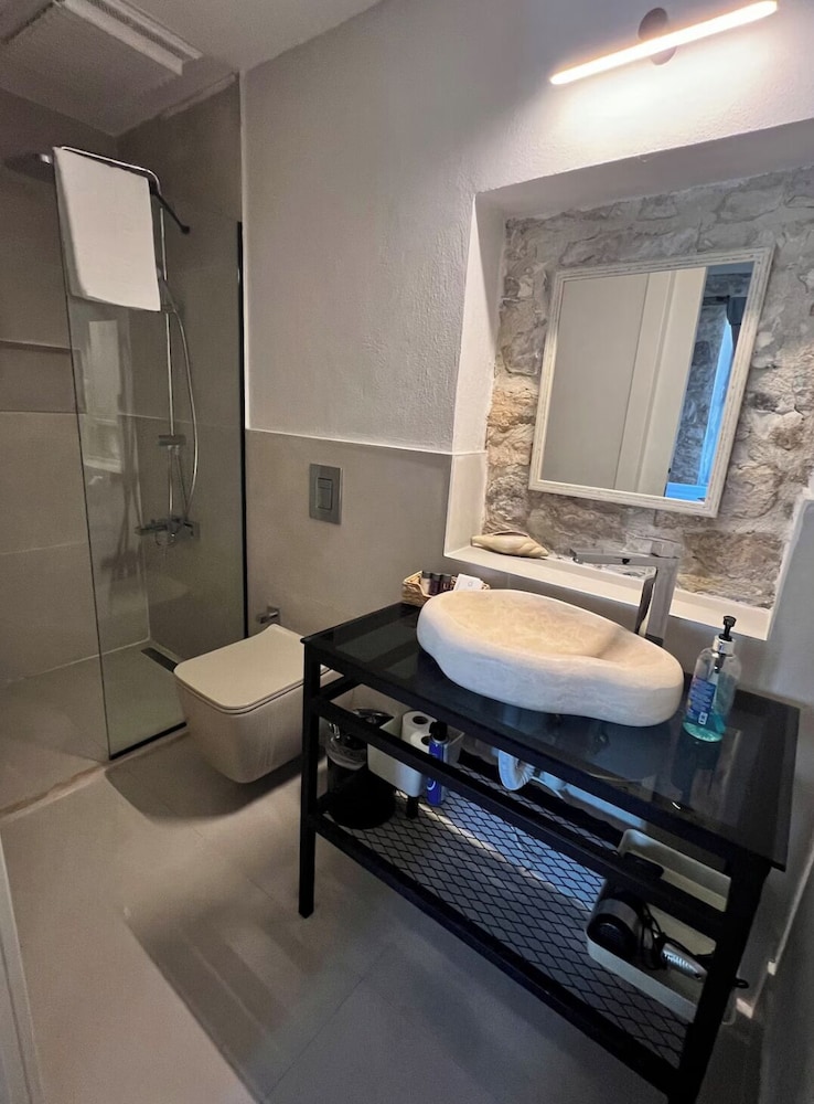 Basic Double or Twin Room, City View photo 2