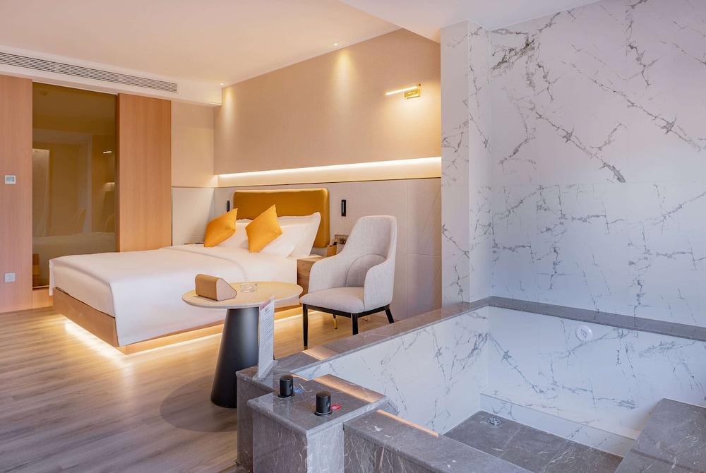 Deluxe Room, 1 King Bed, Non Smoking (Hot Spring) photo 1
