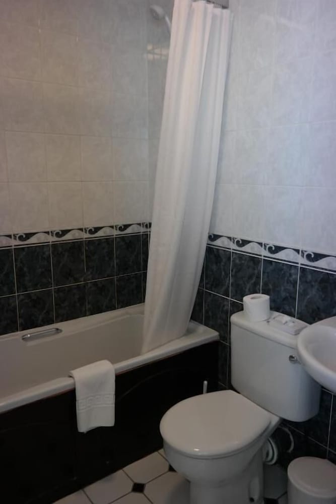 Standard Twin Room - Photo 5