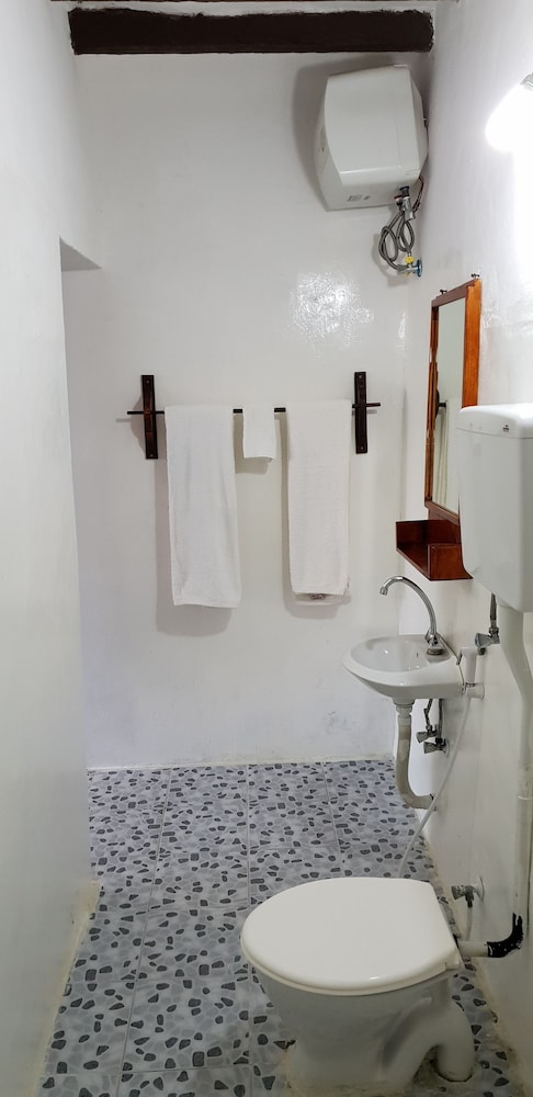 Deluxe Double Room, 1 King Bed, Ocean View, Beachfront photo 3