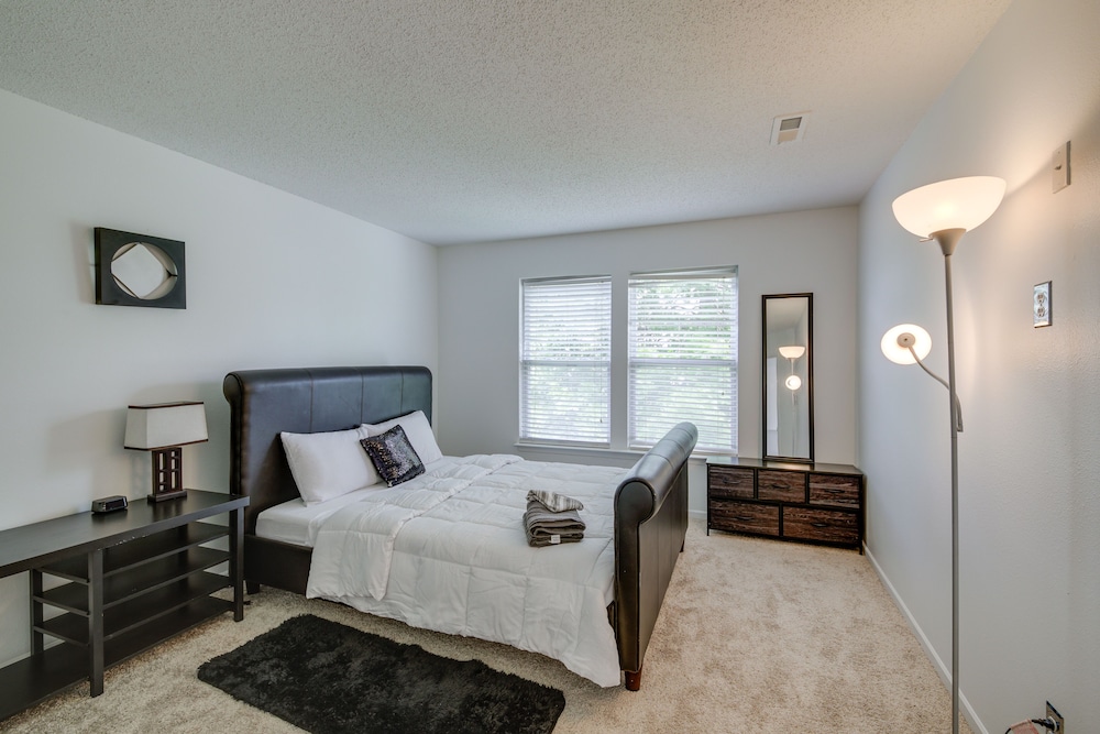 House (4 Bedrooms) photo 2