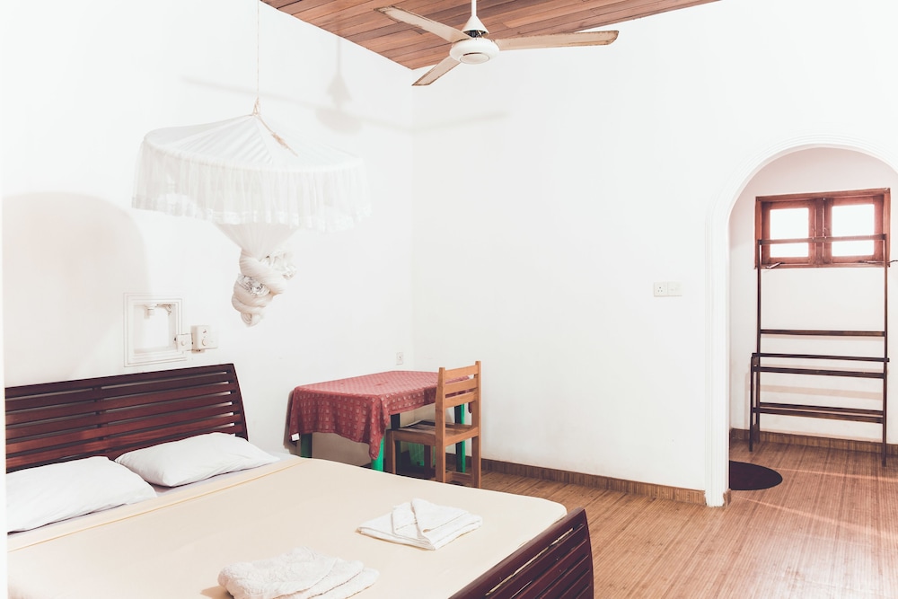 Basic Double Room, 1 Double Bed, Courtyard View photo 1