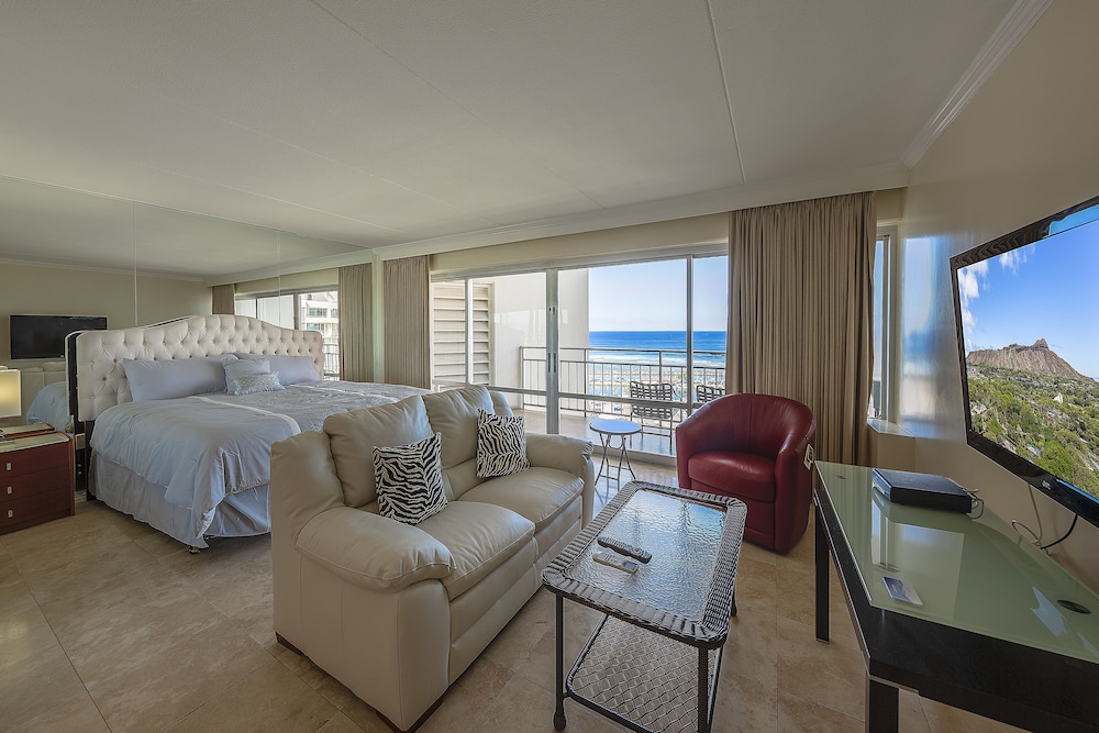 Comfort Room, 1 King Bed, Kitchen, Ocean View (24261502)