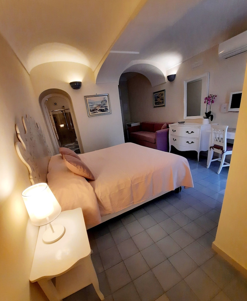 Standard Double Room, City View, NO SEA VIEW photo 1