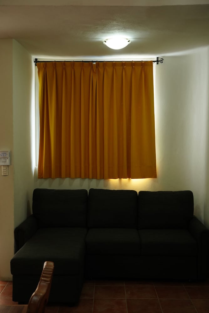 Family Room photo 3
