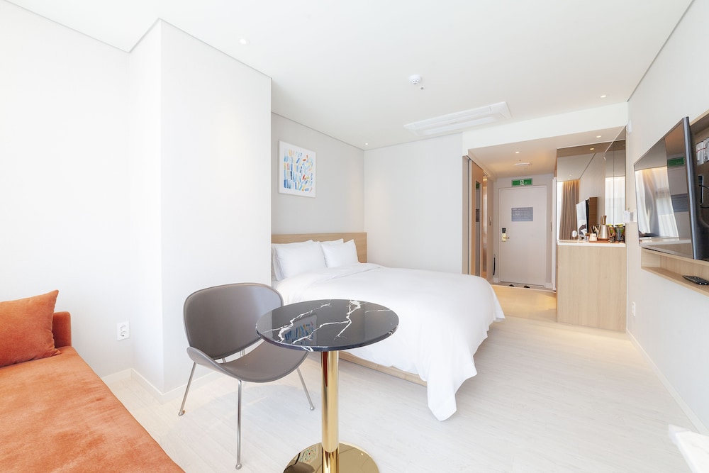 Deluxe Double Room, Non Smoking - Photo 3