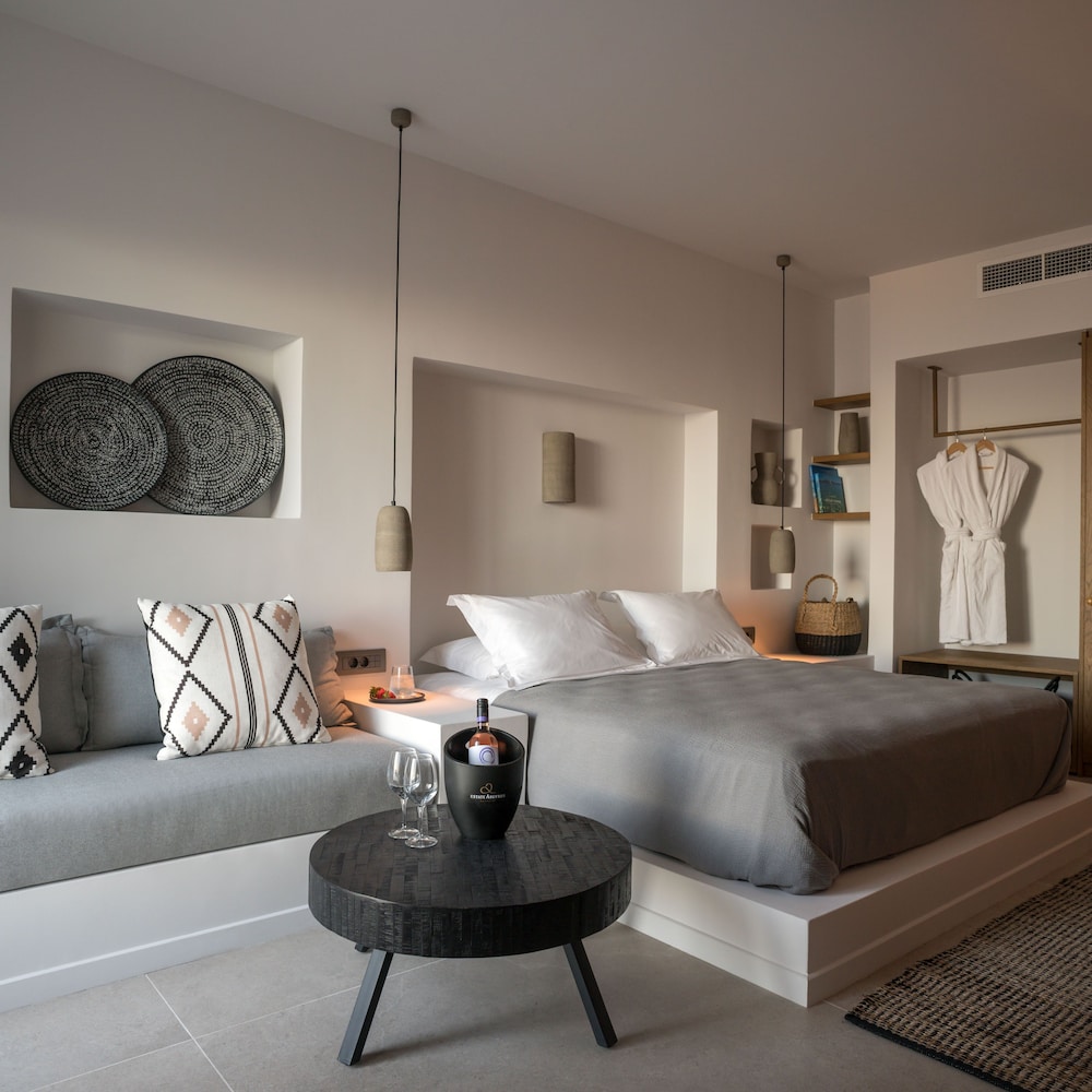 Junior Suite with Private Pool - Photo 5