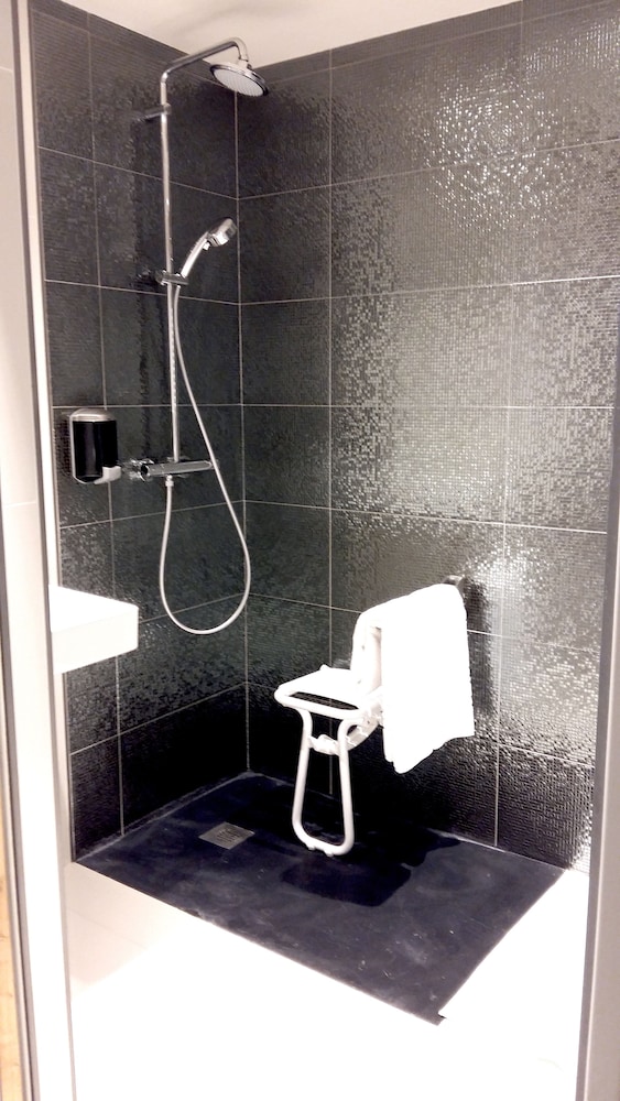 Standard Double Room, Ensuite photo 2